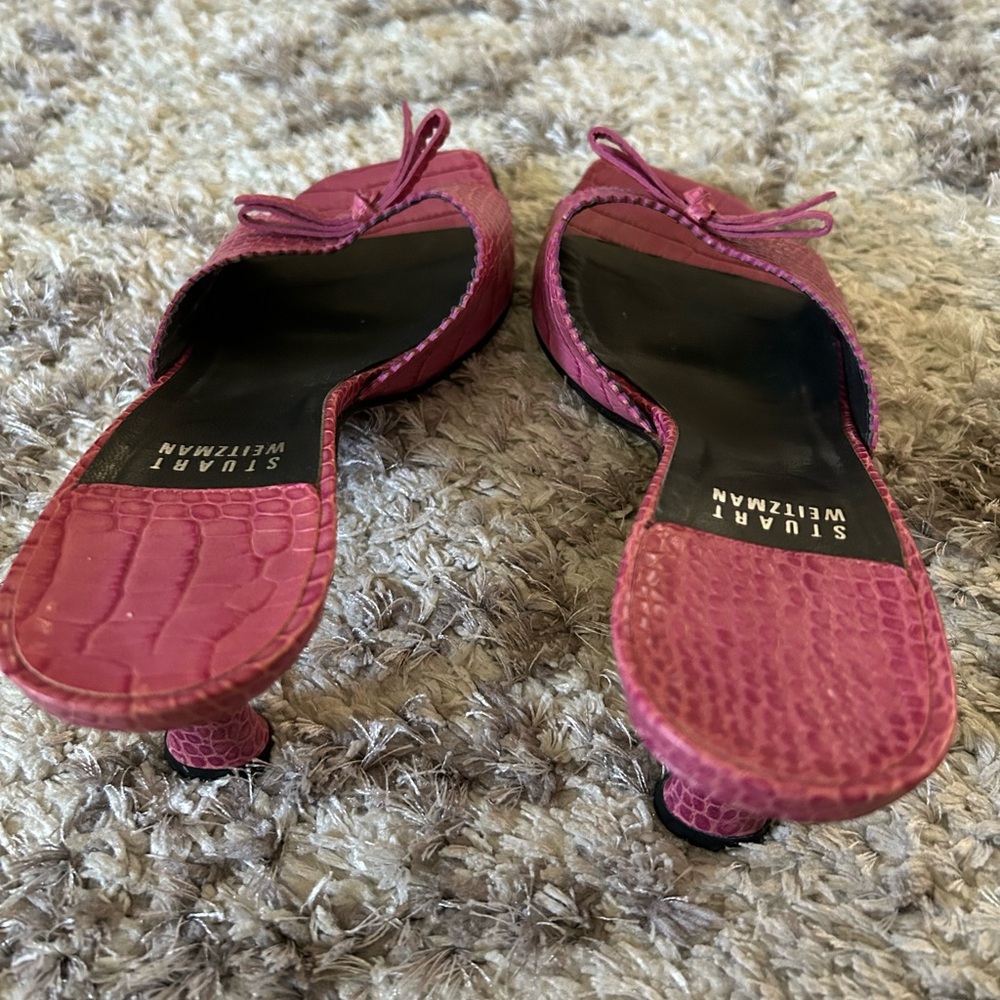 Stuart Weitzman Pink Croc-Embossed Mules - Picture 5 of 8